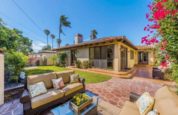 Homes in Hollyglen Hawthorne