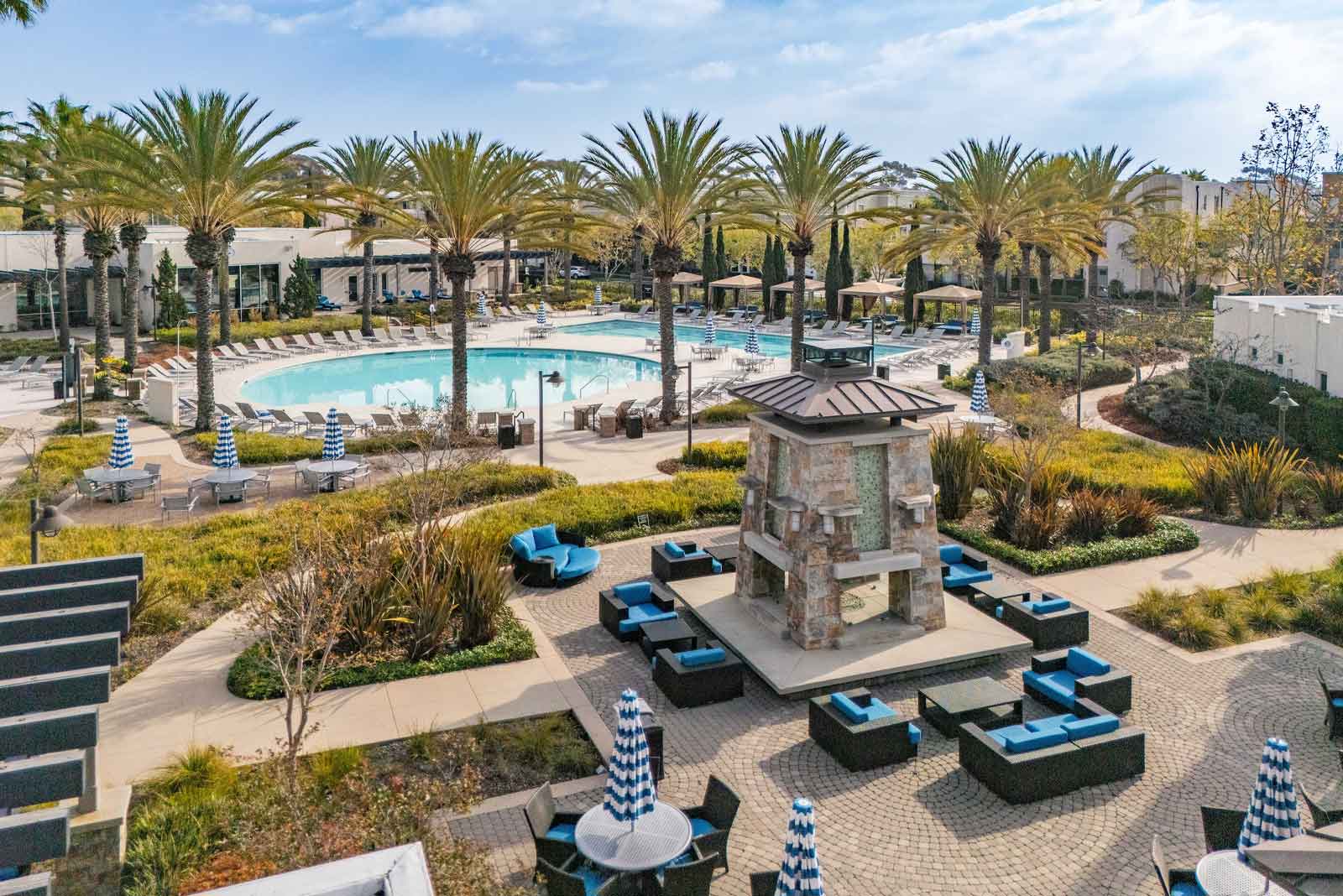 Luxury homes for sale in Hollyglen Hawthorne